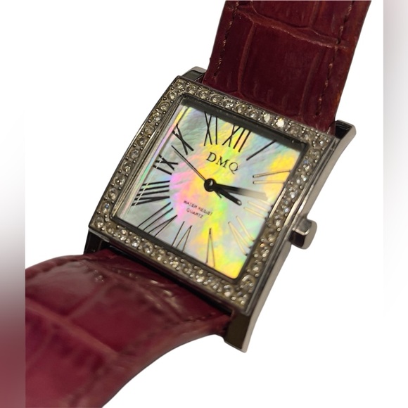 Vintage DMQ Ladies Watch | Mother of Pearl Dial & Rhinestone Border - Picture 1 of 3